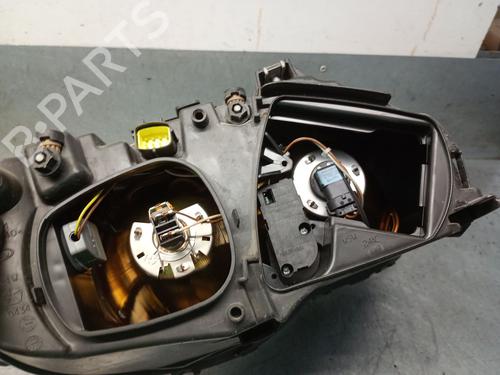 Left headlight CHRYSLER VOYAGER IV (RG, RS) 2.8 CRD | BP27201356C28 