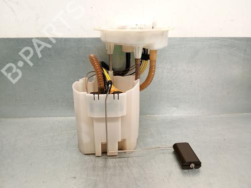Used Fuel pump BMW X1 (F48) sDrive 18 d (150 hp) 27868957