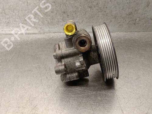Used Steering pump Steering pump VW TRANSPORTER T5 Bus (7HB, 7HJ, 7EB, 7EJ) 1.9 TDI (102 hp) 33240683 33240683