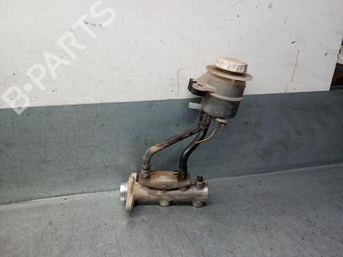 Used Brake master cylinder MITSUBISHI OUTLANDER I (CU_W) 2.0 4WD (CU2W) (136 hp) 31939985