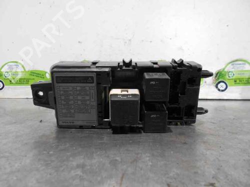 Used Fuse box VOLVO V40 Estate (645) 1.9 DI (115 hp) 2075492