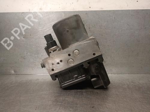Used ABS pump TOYOTA AVENSIS (_T25_) 2.2 D-4D (ADT251_, ADT251R) (150 hp) 30336921