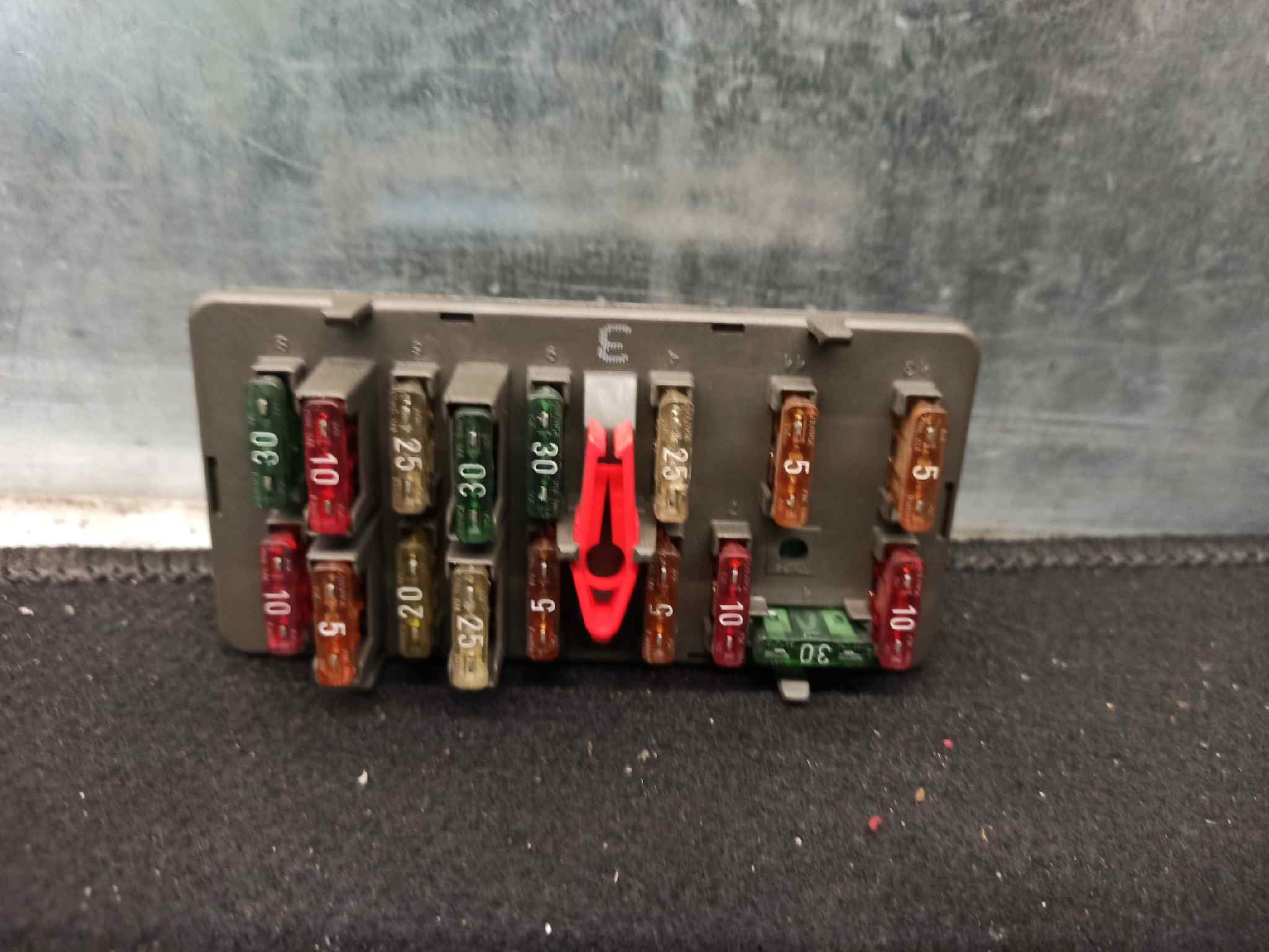 Fuse box CITROËN ZX (N2) 1.4 7199809 | B-Parts