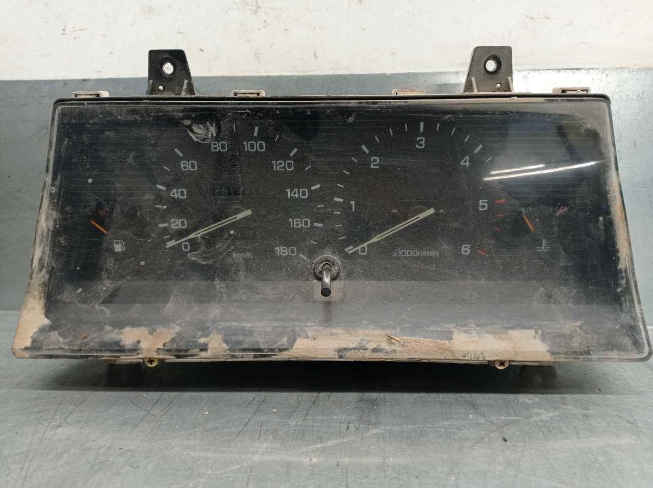 Radiateur de réservoir d'eau 72281456 72281457 pour excavatrice Kobelco SK20SR-3 SK27SR-3 Radiateur de réservoir d'eau 72281456 72281457 pour excavatrice Kobelco SK20SR-3 SK27SR-3