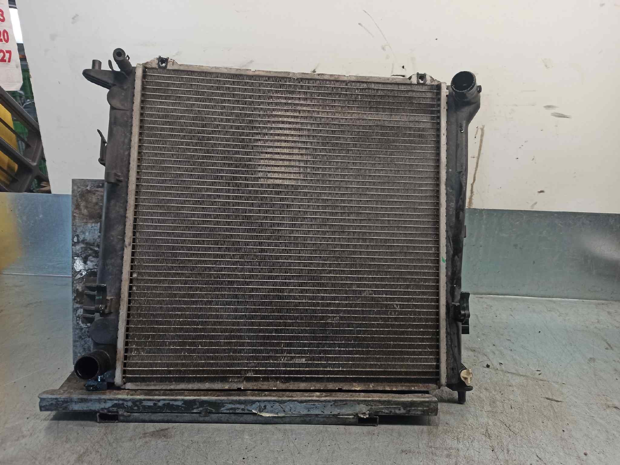 I30 Radiator Water radiator HYUNDAI i30 Estate (FD) 1.6 CRDi 7098435 | B-Parts