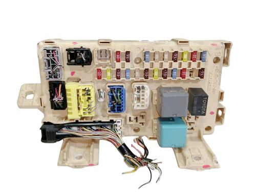 Used Fuse box TOYOTA AVENSIS (_T25_) 2.0 D-4D (CDT250_, CDT250R) (116 hp) 10377648