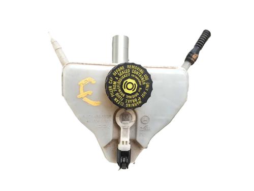 Used Brake master cylinder Brake master cylinder MERCEDES-BENZ C-CLASS (W205) C 180 BlueTEC / d (205.036) (116 hp) 40097274 40097274