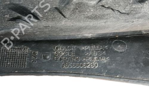 Right taillight PEUGEOT 407 (6D_) 2.0 HDi 135 (6DRHRH, 6DRHRE, 6DRHRG, 6DRHRJ) | BP30168663C35