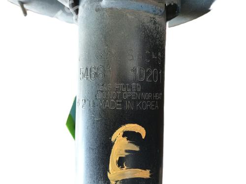 Right front shock absorber KIA CARENS III MPV (UN) 2.0 CRDi 115 | BP30153493M17