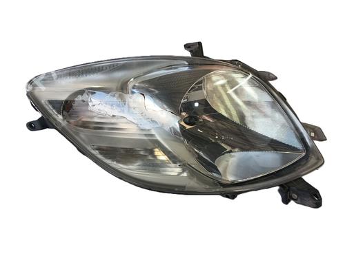 Used Right headlight Right headlight TOYOTA YARIS (_P9_) 1.3 VVT-i (SCP90_, SCP90R) (87 hp) 33758118 33758118