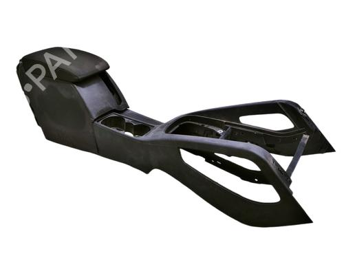 Used Armrest / Center console Armrest / Center console VW SCIROCCO III (137, 138) 2.0 TDI (140 hp) 11913240 11913240