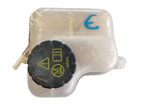 expansion-tank-mg-mg-zs-suv-azs1-2017-33986437 main image