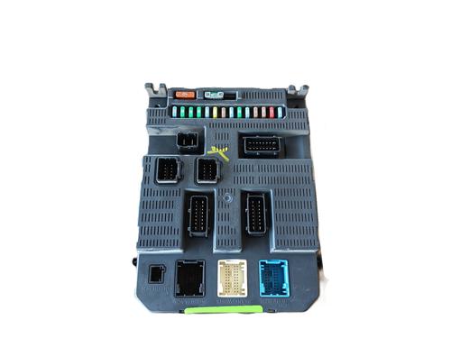 Sikringsdåse PEUGEOT 308 SW I (4E_, 4H_) 1.6 HDi (109 hp) 28167669