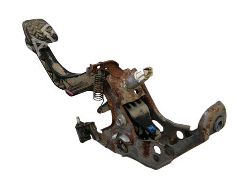 Pedal embraiagem TOYOTA YARIS (_P13_) 1.0 (KSP130_) (69 hp) 13086870