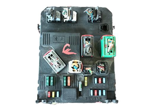 Sikringsdåse CITROËN C2 (JM_) 1.4 (73 hp) 30078311