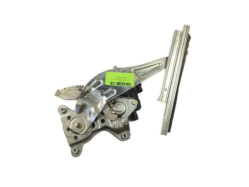 Alzacristallo posteriore destro Alzacristallo posteriore destro SUZUKI SX4 (EY, GY) 1.6 VVT (RW416, YA21S) (107 hp) 36560967 36560967