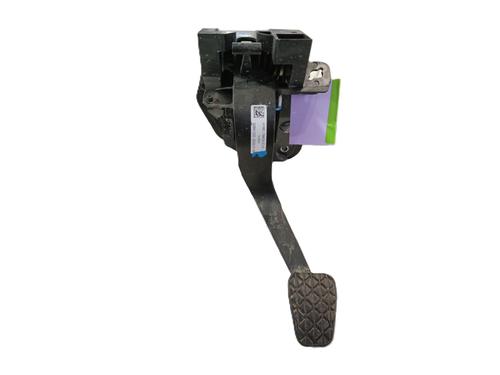 Used Clutch pedal Clutch pedal FORD PUMA (J2K, CF7) 1.0 EcoBoost (125 hp) 33834082 33834082