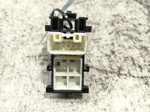 Right front window switch PEUGEOT 108 1.0 VTi 72 | BP22974775I26 