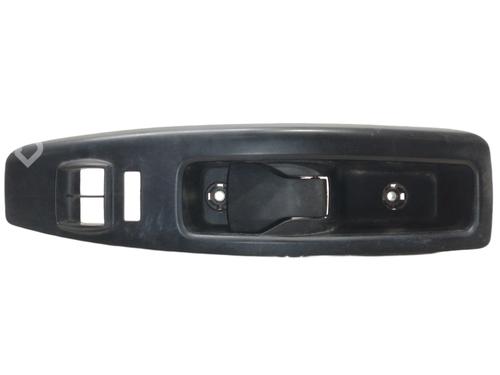 Used Front left interior door handle OPEL COMBO Box Body/MPV (X12) [2012-2025]  16155162