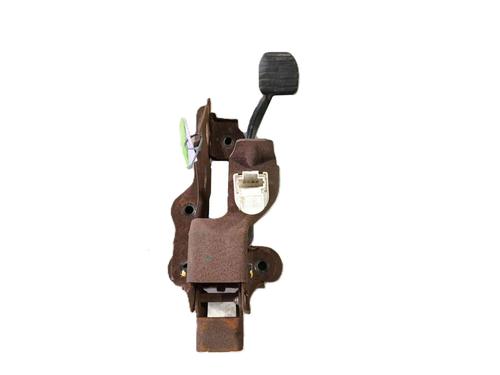 Used Break pedal Break pedal RENAULT CAPTUR I (J5_, H5_) 1.5 dCi 90 (J5N4, J5M5, J5MW, J5M6, J5AL, J5AJ) (90 hp) 36526696 36526696