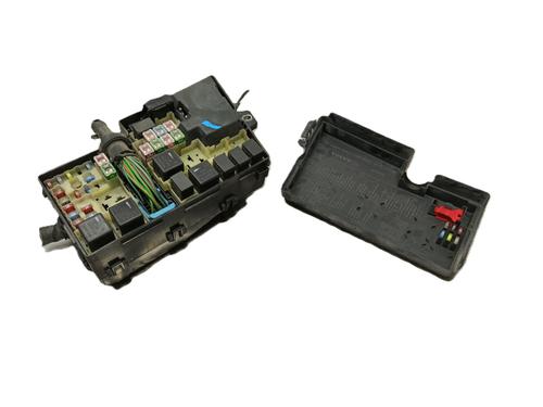 Used Fuse box VOLVO V50 (545) 2.0 D (136 hp) 18040546