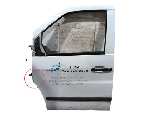 Used Left front door MERCEDES-BENZ VITO Van (W638) 110 CDI 2.2 (638.094) (102 hp) 28015292