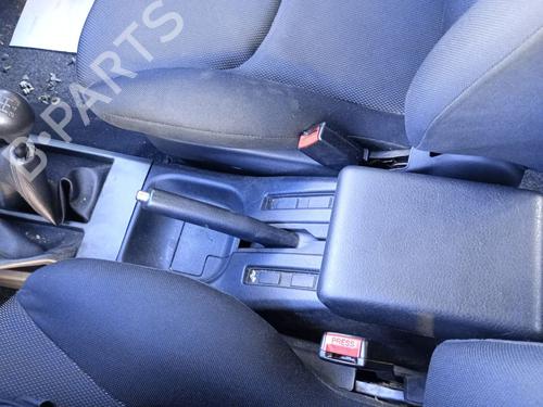 Armrest / Center console NISSAN TERRANO II (R20) 2.7 TDi 4WD | BP21789111I20 