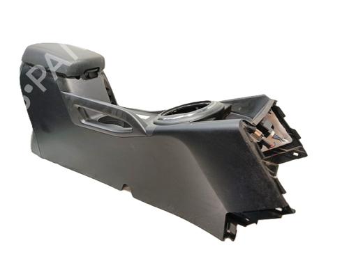 Used Armrest / Center console KIA SPORTAGE III (SL) 1.7 CRDi (116 hp) 18604301