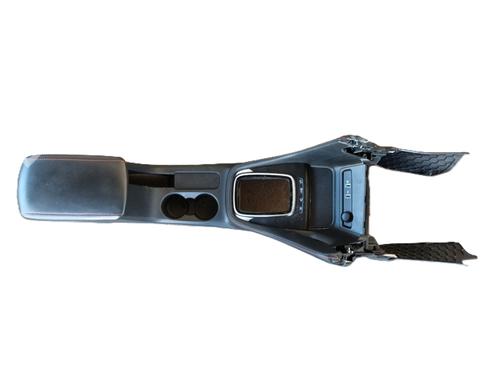 Used Armrest / Center console Armrest / Center console MG MG ZS SUV (AZS1) 1.0 T-GDi (111 hp) 33986433 33986433