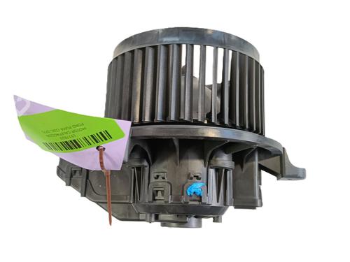 Used Heater blower motor Heater blower motor FORD PUMA (J2K, CF7) 1.0 EcoBoost (125 hp) 33240134 33240134