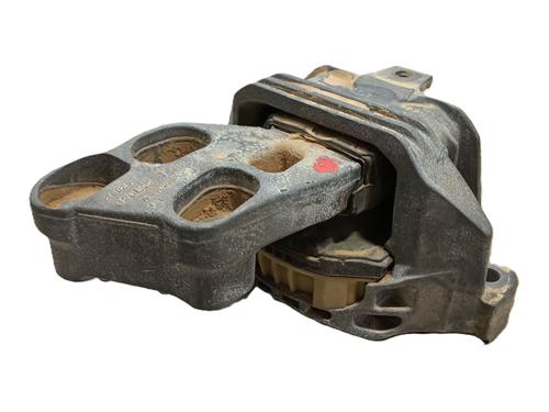 Used Engine mount MERCEDES-BENZ CLA Coupe (C117) CLA 220 CDI / d (117.303) (163 hp) 25122784