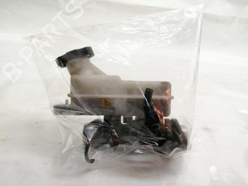 Brake master cylinder HYUNDAI H-1 / STAREX Bus (A1) 2.5 TCi | BP9345527M77 