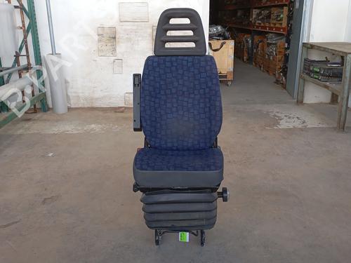 Used Left front seat Left front seat IVECO DAILY III Van 35 S 13 V,35 C 13 V (125 hp) 35952786 35952786