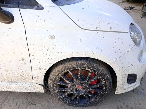 Guarda-lamas direito ABARTH 500 / 595 / 695 1.4 (312.AXD1A) (135 hp) 31309967
