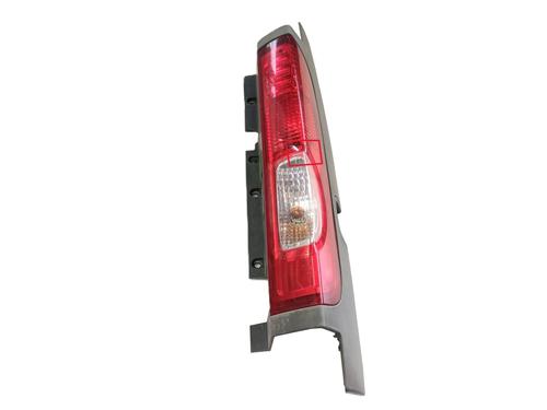Used Right taillight OPEL VIVARO A Bus (X83) 2.0 CDTI (F7, J7, A07) (114 hp) 31351531