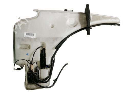 Used Windscreen washer tank BMW X1 (E84) xDrive 18 d (143 hp) 16452864