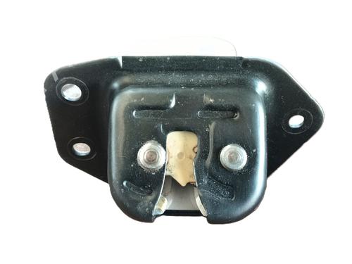 Used Tailgate lock NISSAN NOTE (E11, NE11) 1.5 dCi (86 hp) 30940265