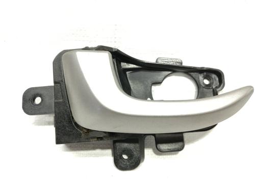 Used Rear left interior door handle Rear left interior door handle HYUNDAI i30 Estate (GD) 1.4 CRDi (90 hp) 8381070 8381070