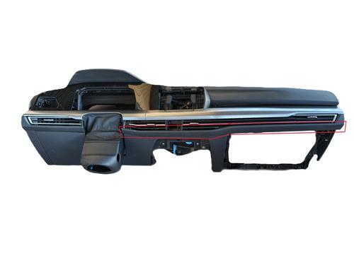 Used Dashboard VW GOLF VIII (CD1, DA1) 1.5 eTSI (116 hp) 30656988