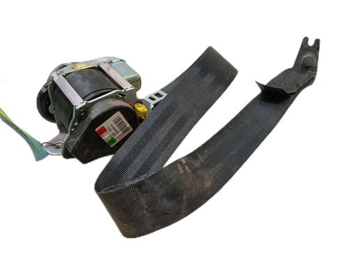 Sikkerhedssele bag højre VOLVO V40 Hatchback (525) D2 (120 hp) 32298199