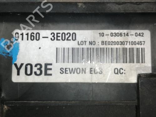 Fuse box KIA SORENTO I (JC) 2.4 | BP9949902E1 
