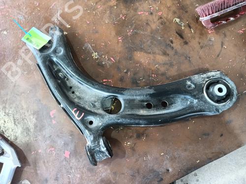 Used Right front suspension arm VW GOLF VIII (CD1, DA1) 1.5 eTSI (116 hp) 30684206