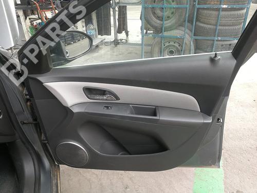 Used Right front door panel Right front door panel CHEVROLET CRUZE (J300) 2.0 CDI (150 hp) 7211437 7211437