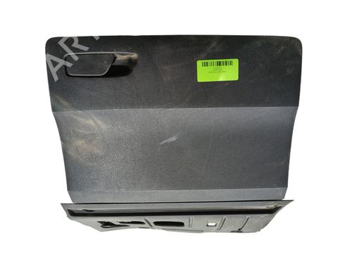 Boîte à gants AUDI Q2 (GAB, GAG) 1.6 TDI (115 hp) 31924394