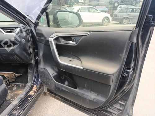 Armrest / Center console TOYOTA RAV 4 V (_A5_, _H5_) 2.5 Hybrid AWD (AXAH54) | BP32502683I20 