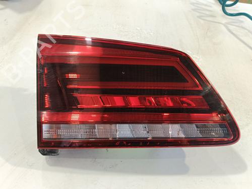 left-tailgate-light-vw-golf-sportsvan-vii-am1-an1-2014-2015-2016-2017-2018-2019-2020-31832730 main image