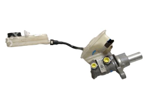 Used Brake master cylinder CITROËN C4 II (NC_) [2009-2025]  11013386