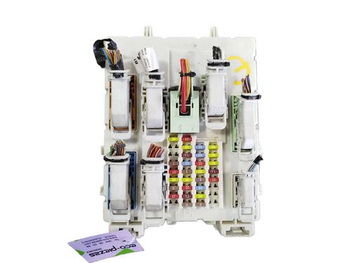 Used Fuse box Fuse box 39097364 39097364