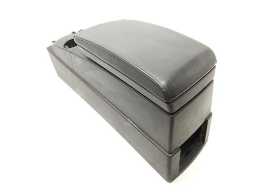 Used Armrest / Center console Armrest / Center console BMW X3 (E83) 2.0 d (150 hp) 8377342 8377342