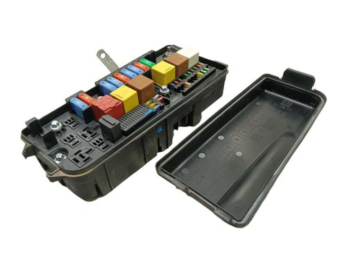 Used Fuse box OPEL VECTRA C (Z02) 2.2 DTI 16V (F69) (125 hp) 19783271